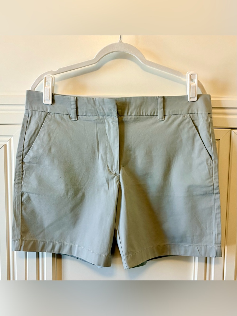 🔵 WOMENS GRAY TOMMY HILFIGER SHORTS - SIZE 12 - BRAND NEW 🔵